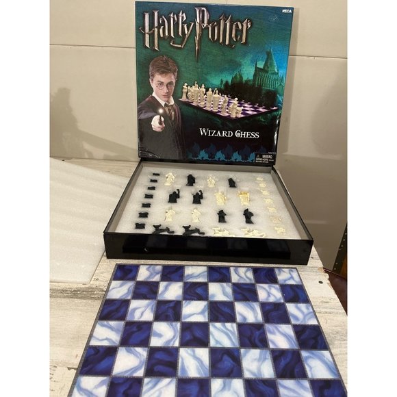 NECA Harry Potter chess set - Picture 1 of 11
